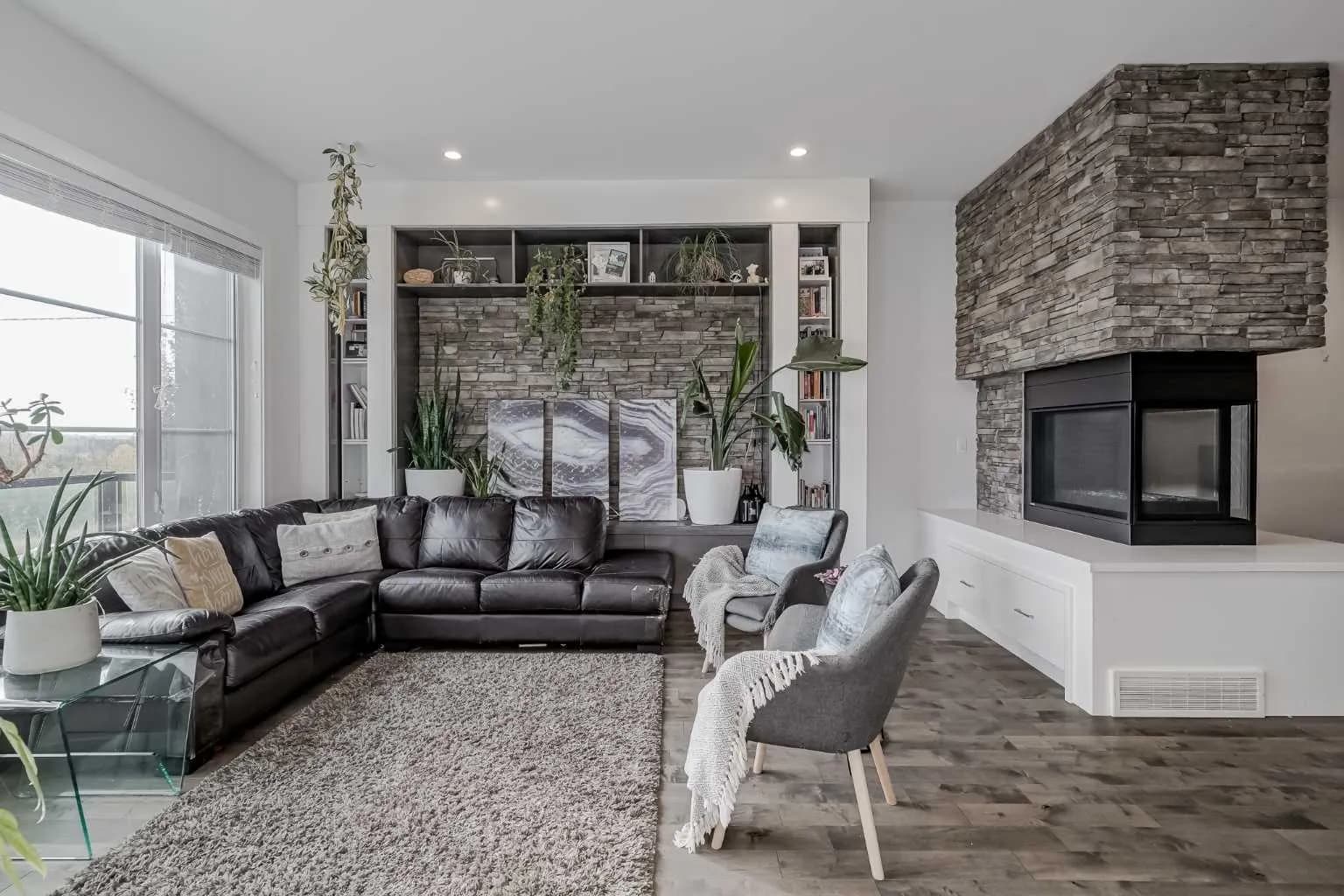 Semi Detached (Half Duplex)