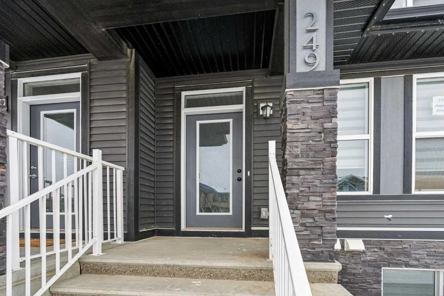 Semi Detached (Half Duplex)