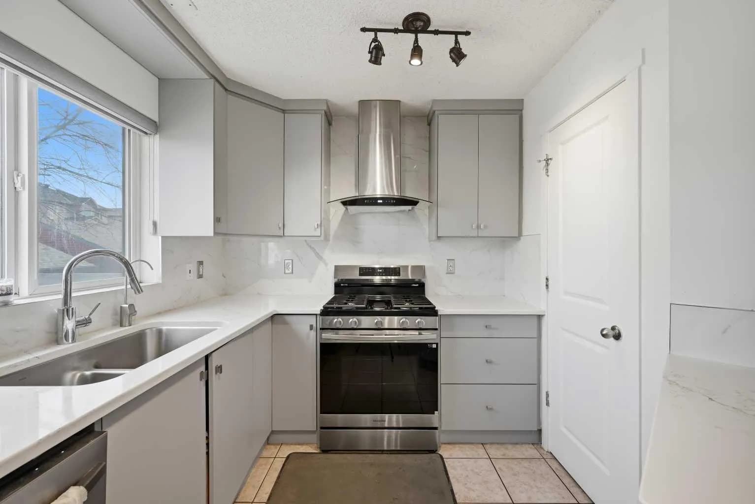 Semi Detached (Half Duplex)