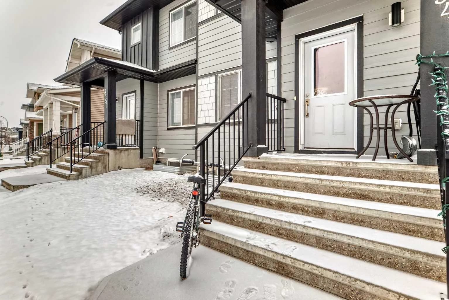 Semi Detached (Half Duplex)