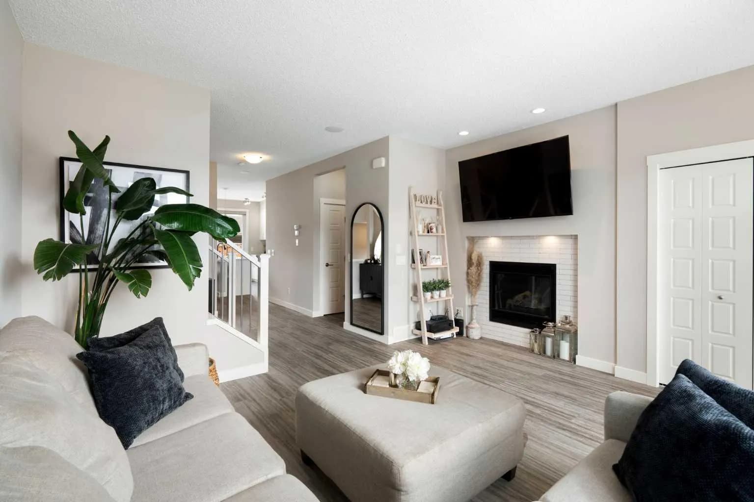 Semi Detached (Half Duplex)