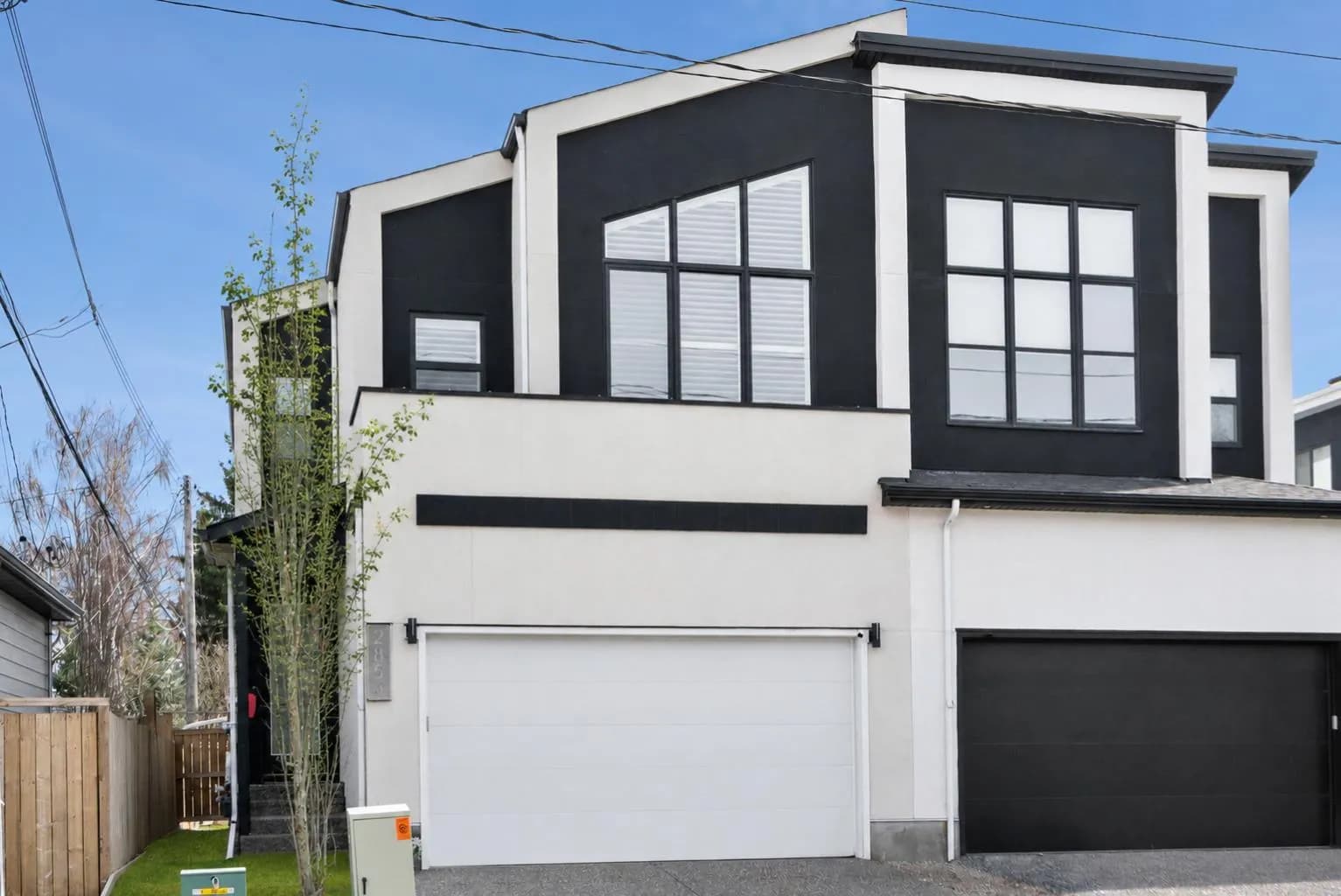 Semi Detached (Half Duplex)