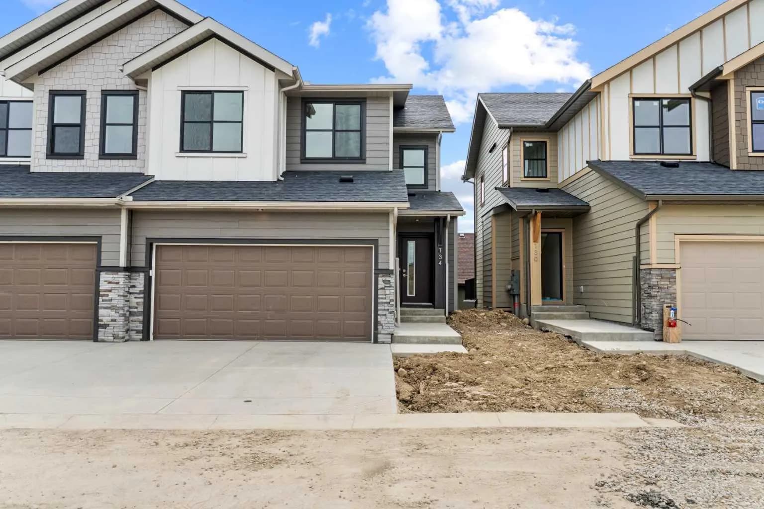 Semi Detached (Half Duplex)
