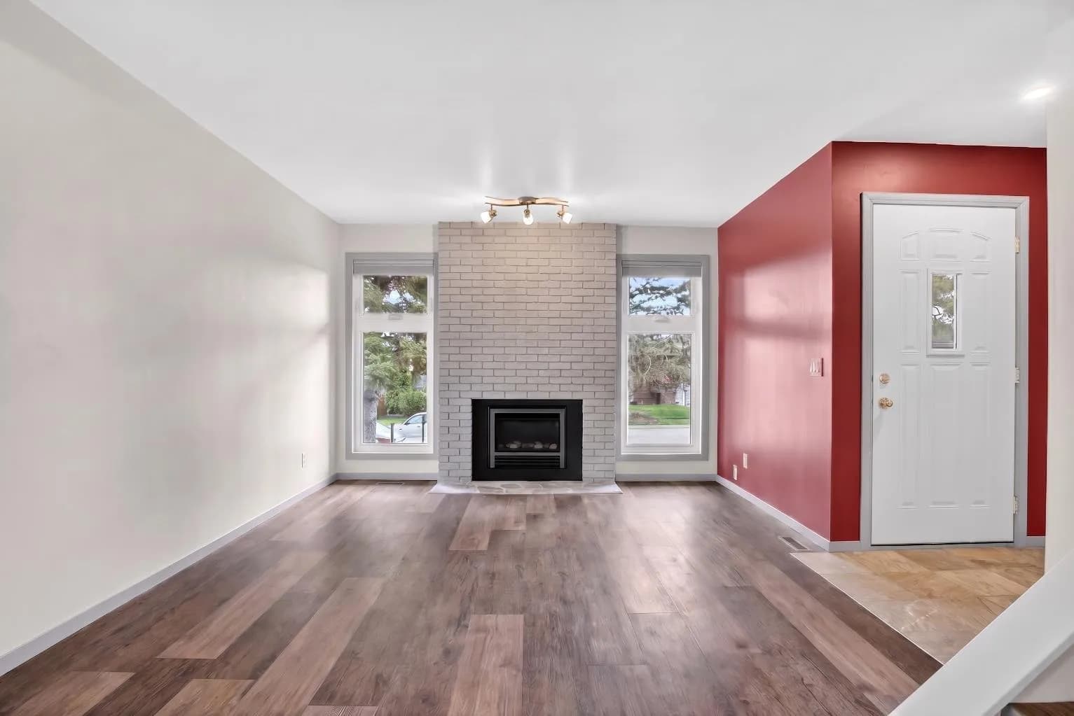 Semi Detached (Half Duplex)