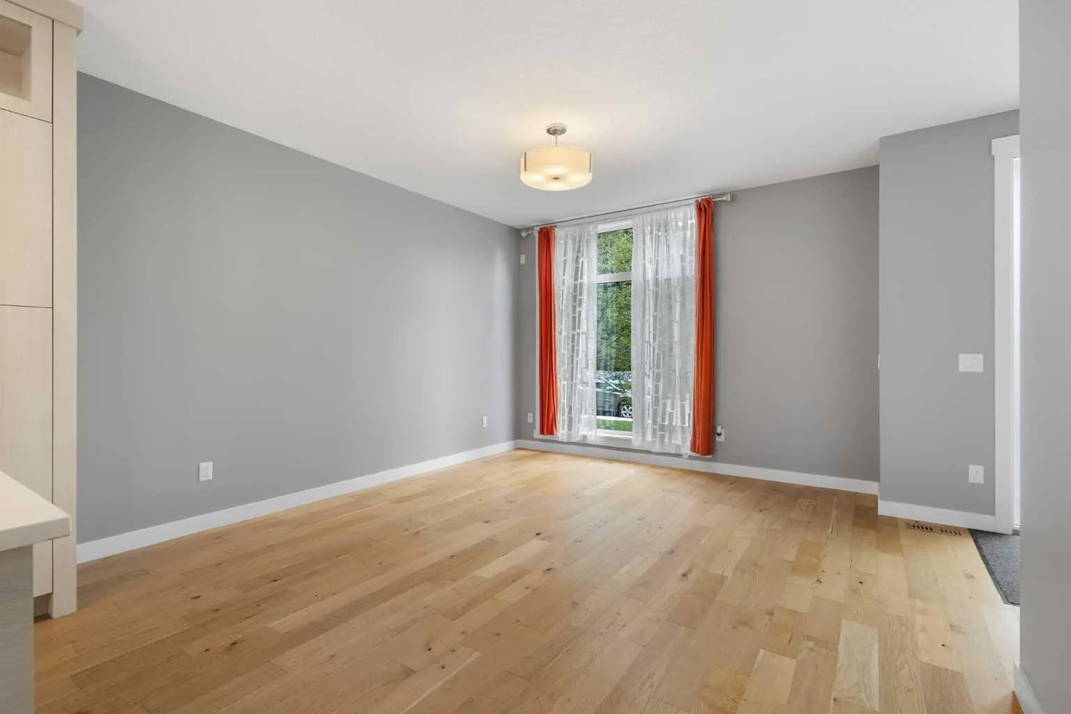 Semi Detached (Half Duplex)
