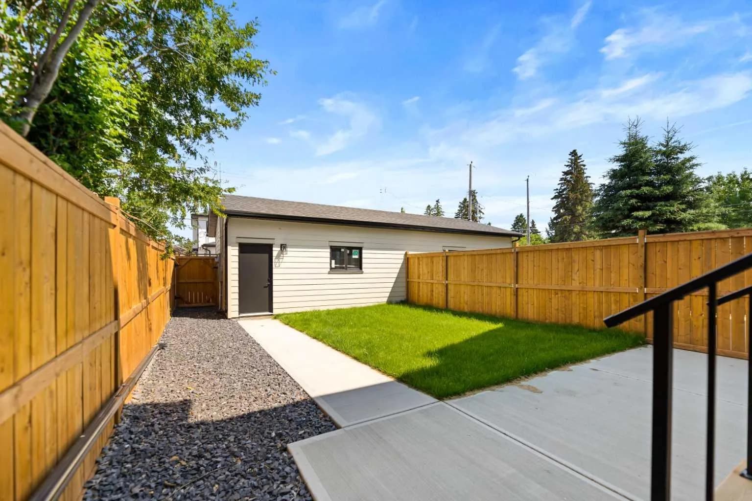 Semi Detached (Half Duplex)
