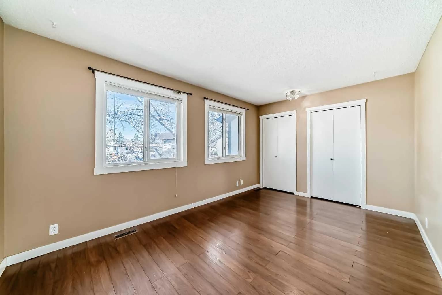 Semi Detached (Half Duplex)