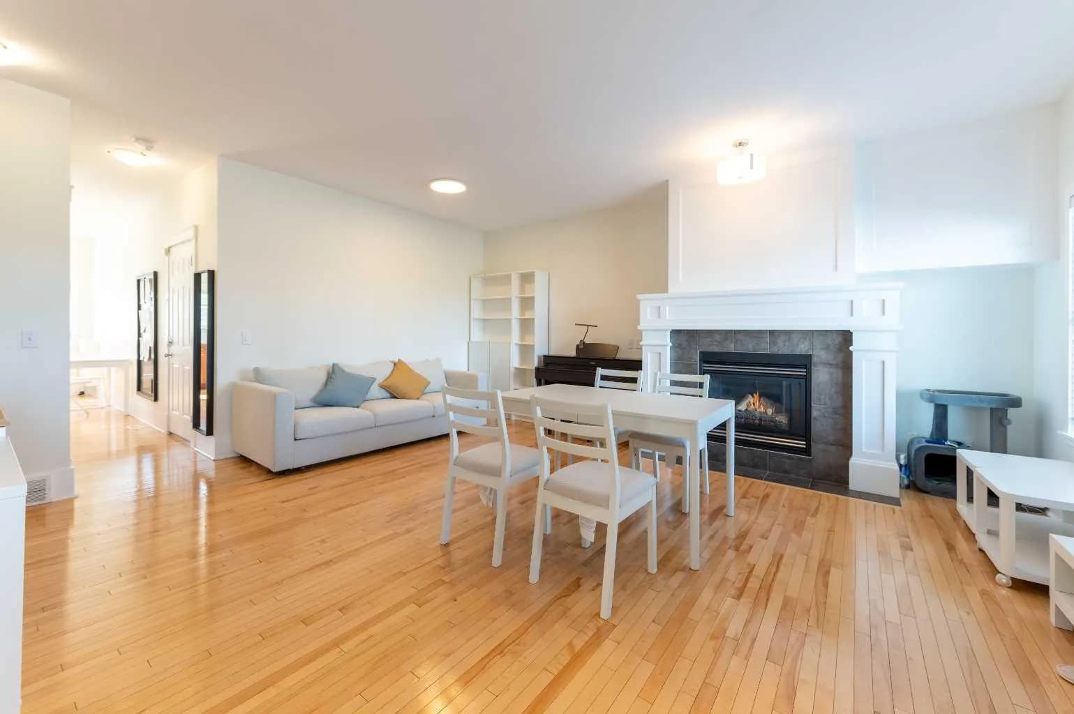 Semi Detached (Half Duplex)