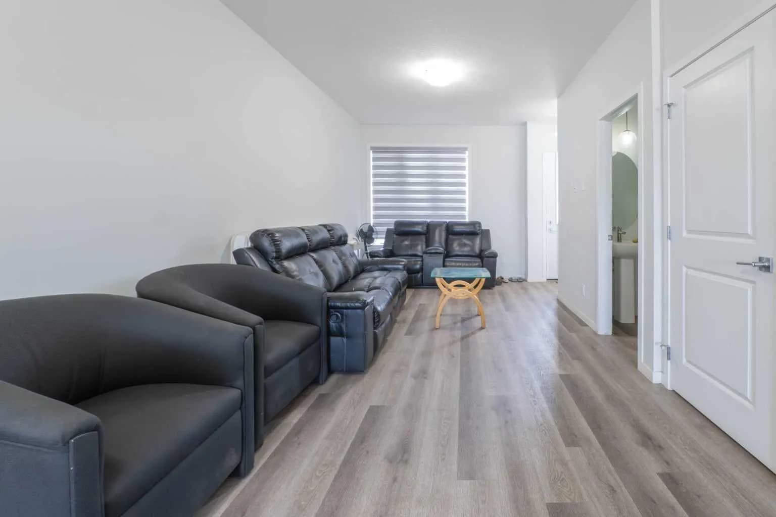 Semi Detached (Half Duplex)