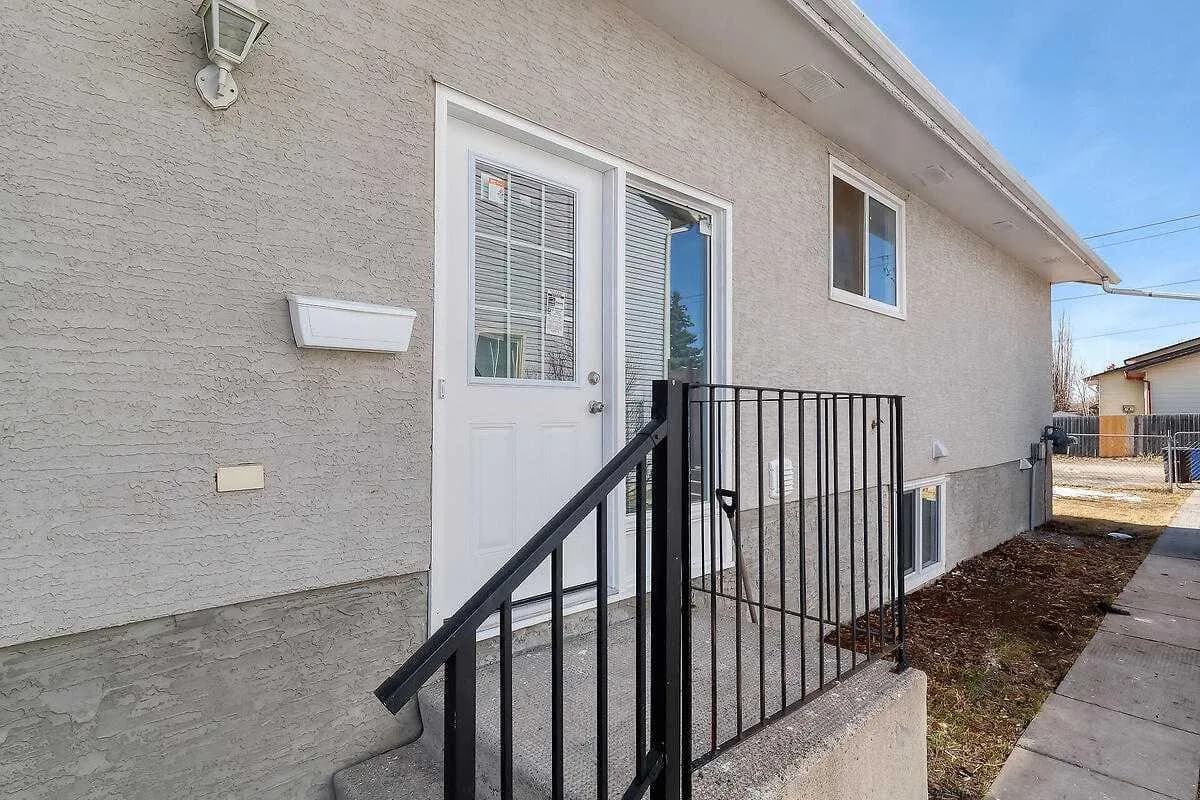 Semi Detached (Half Duplex)