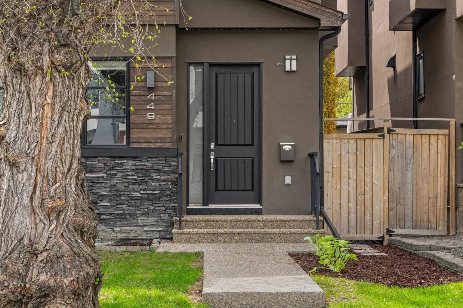 Semi Detached (Half Duplex)