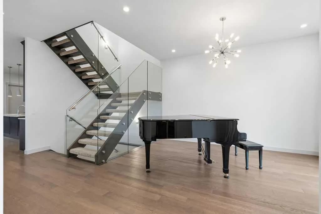 Semi Detached (Half Duplex)