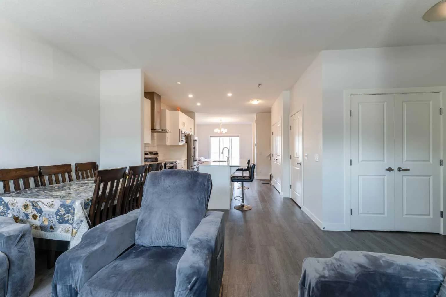 Semi Detached (Half Duplex)