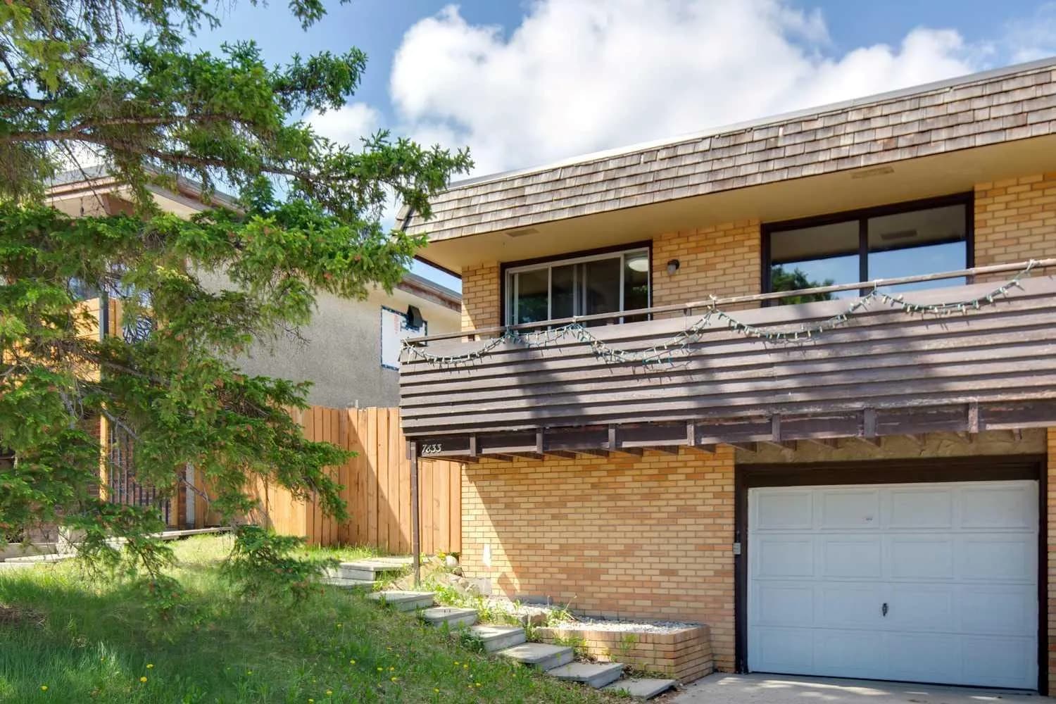 Semi Detached (Half Duplex)