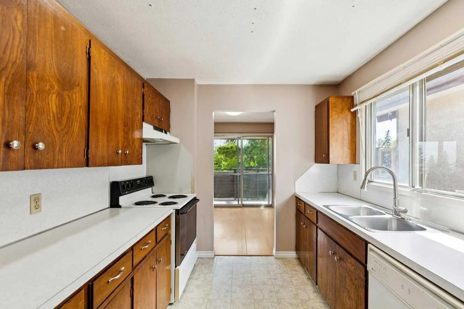 Semi Detached (Half Duplex)