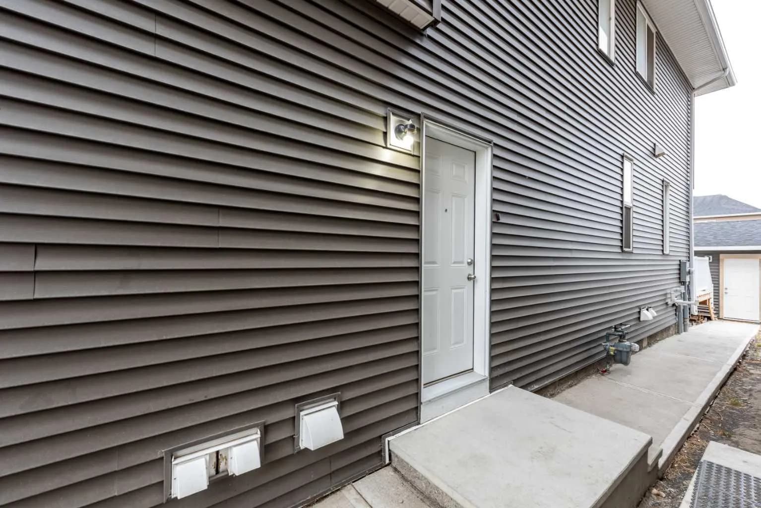 Semi Detached (Half Duplex)