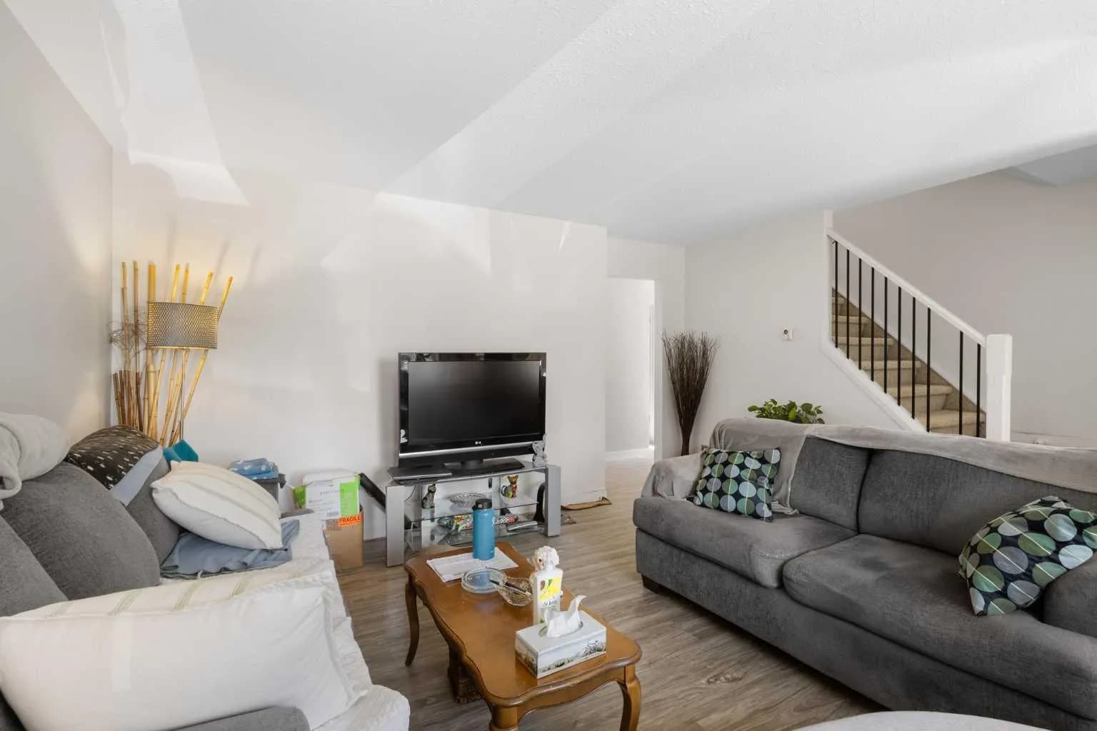 Semi Detached (Half Duplex)