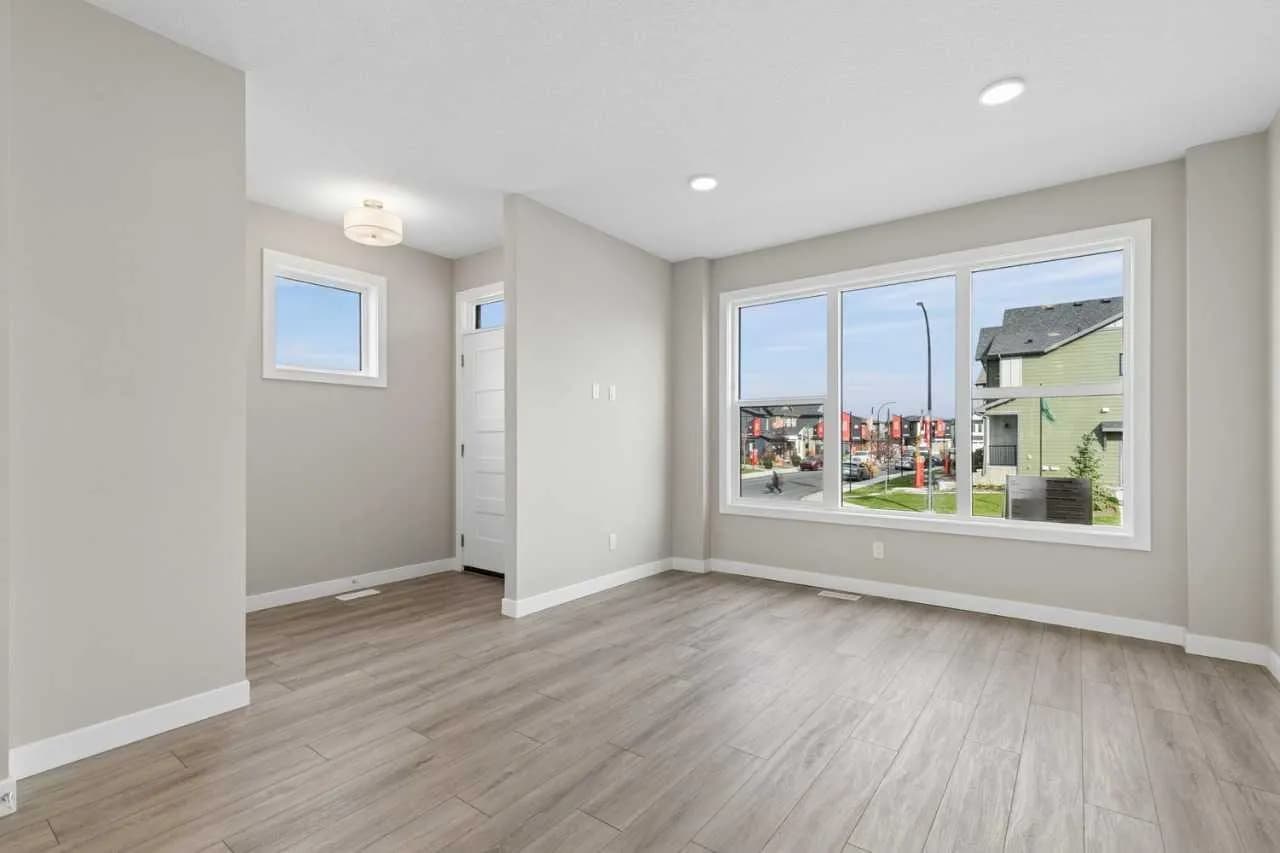 Semi Detached (Half Duplex)