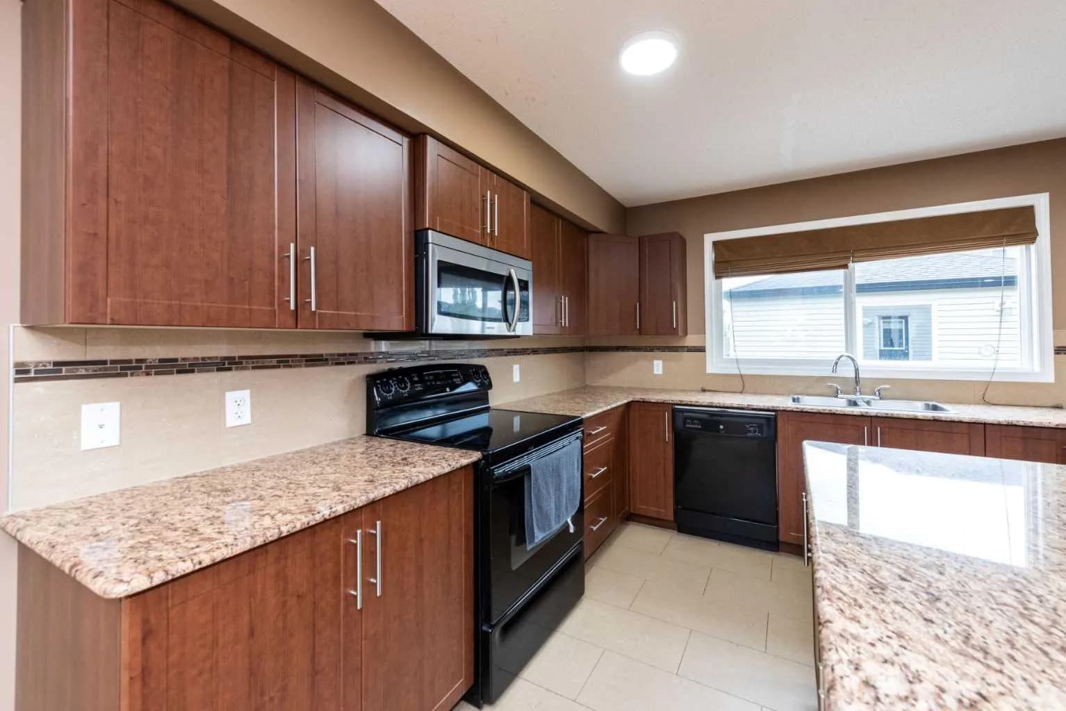 Semi Detached (Half Duplex)