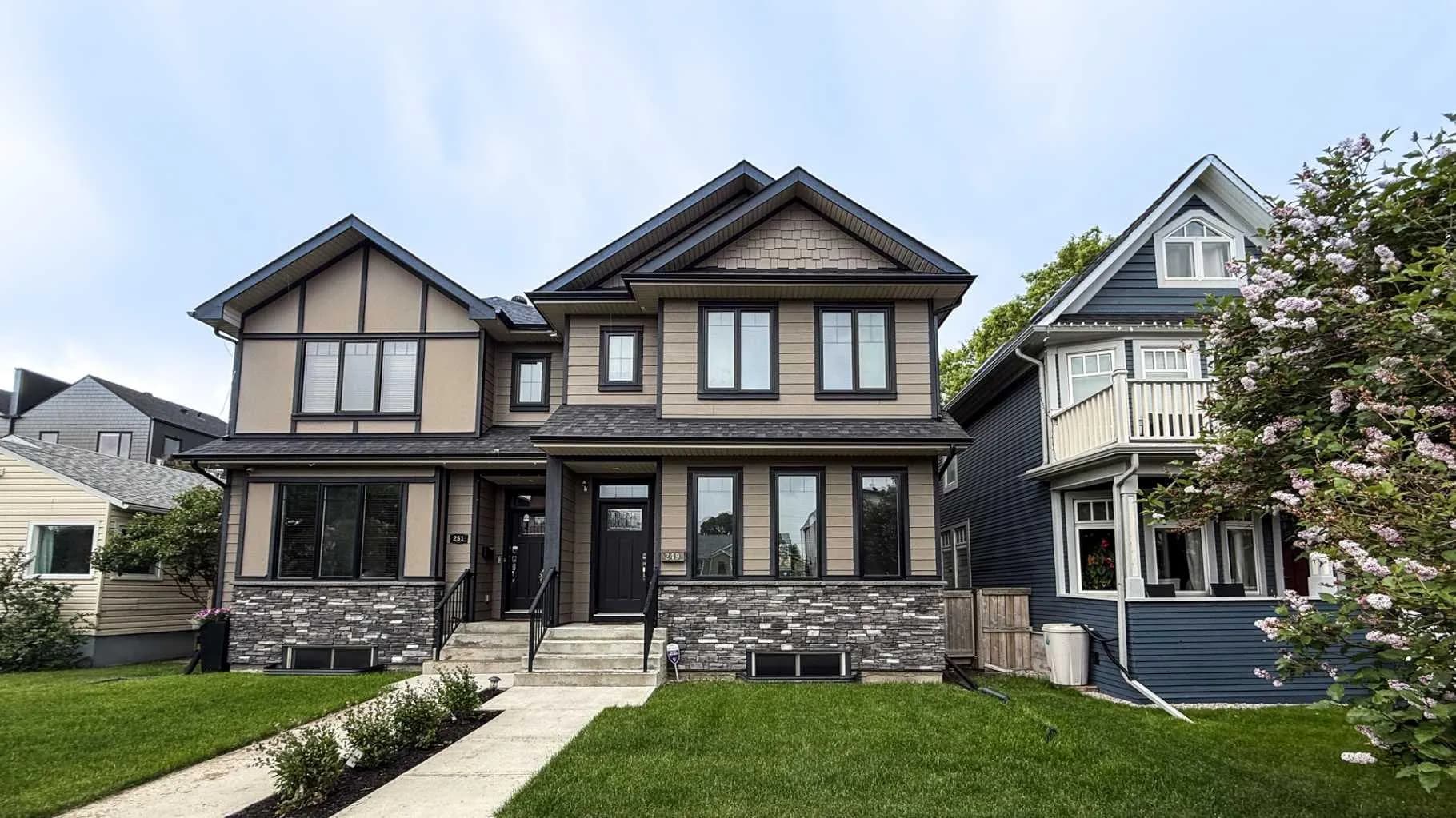 Semi Detached (Half Duplex)