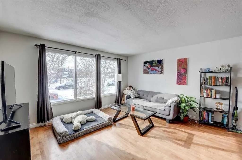 Semi Detached (Half Duplex)