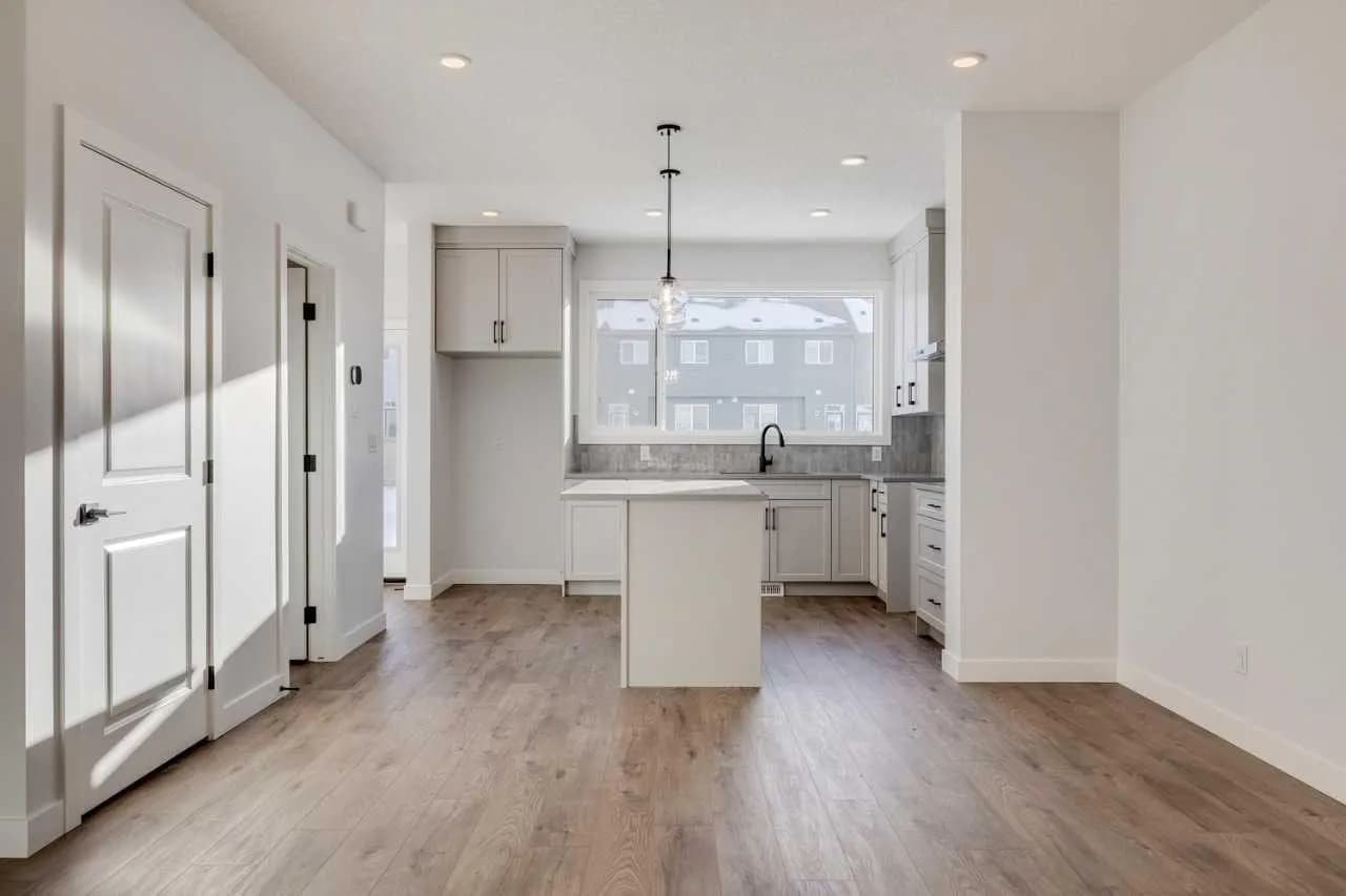 Semi Detached (Half Duplex)