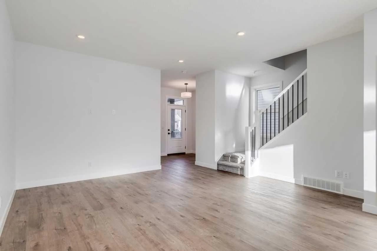 Semi Detached (Half Duplex)