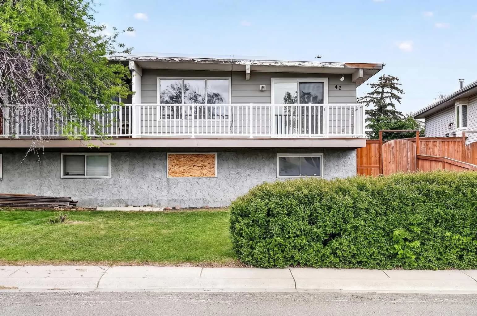 Semi Detached (Half Duplex)