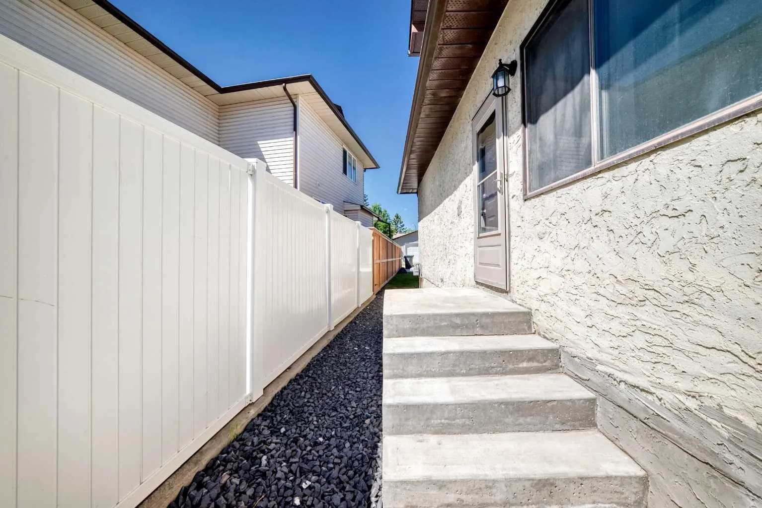 Semi Detached (Half Duplex)