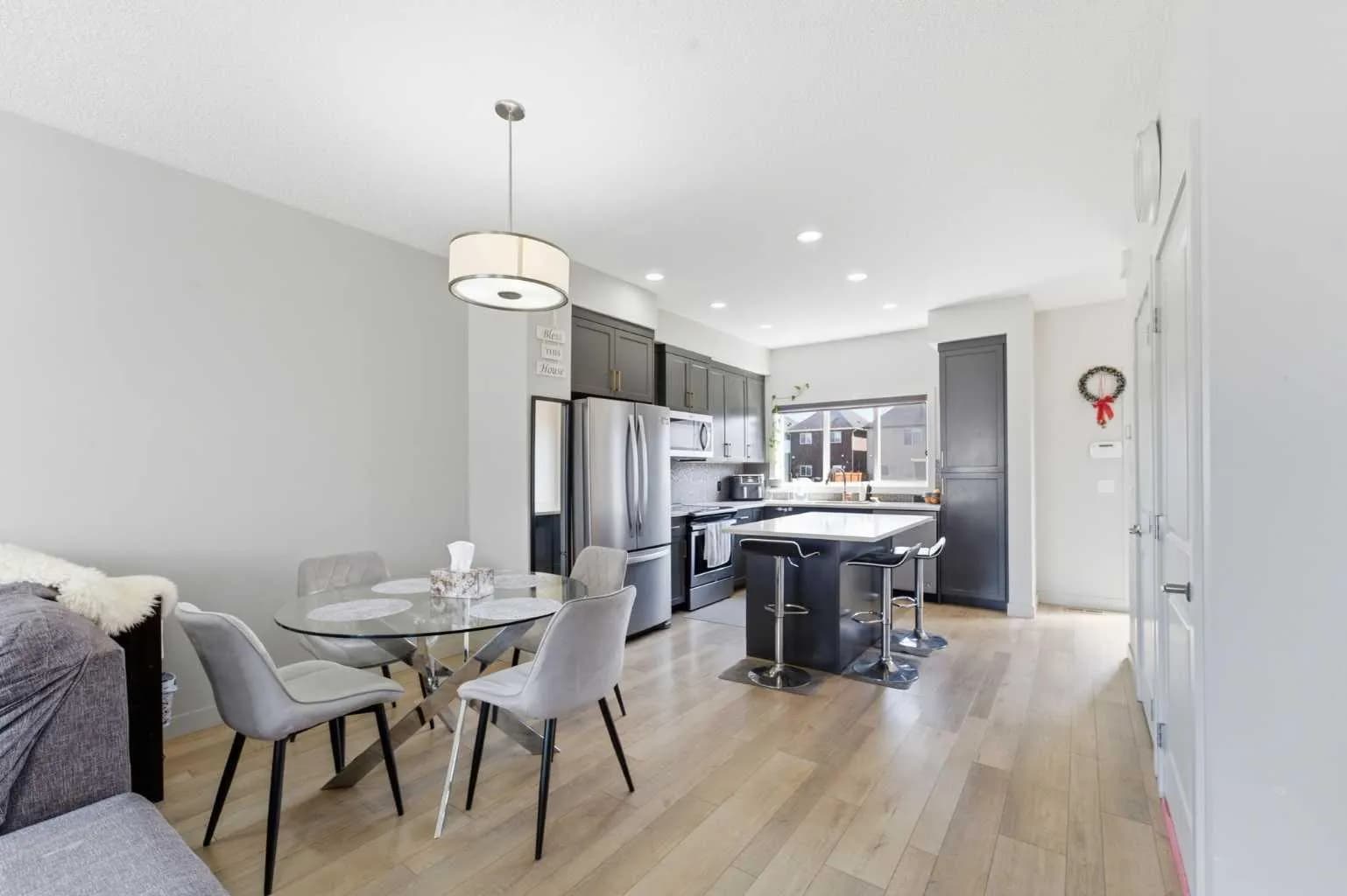 Semi Detached (Half Duplex)