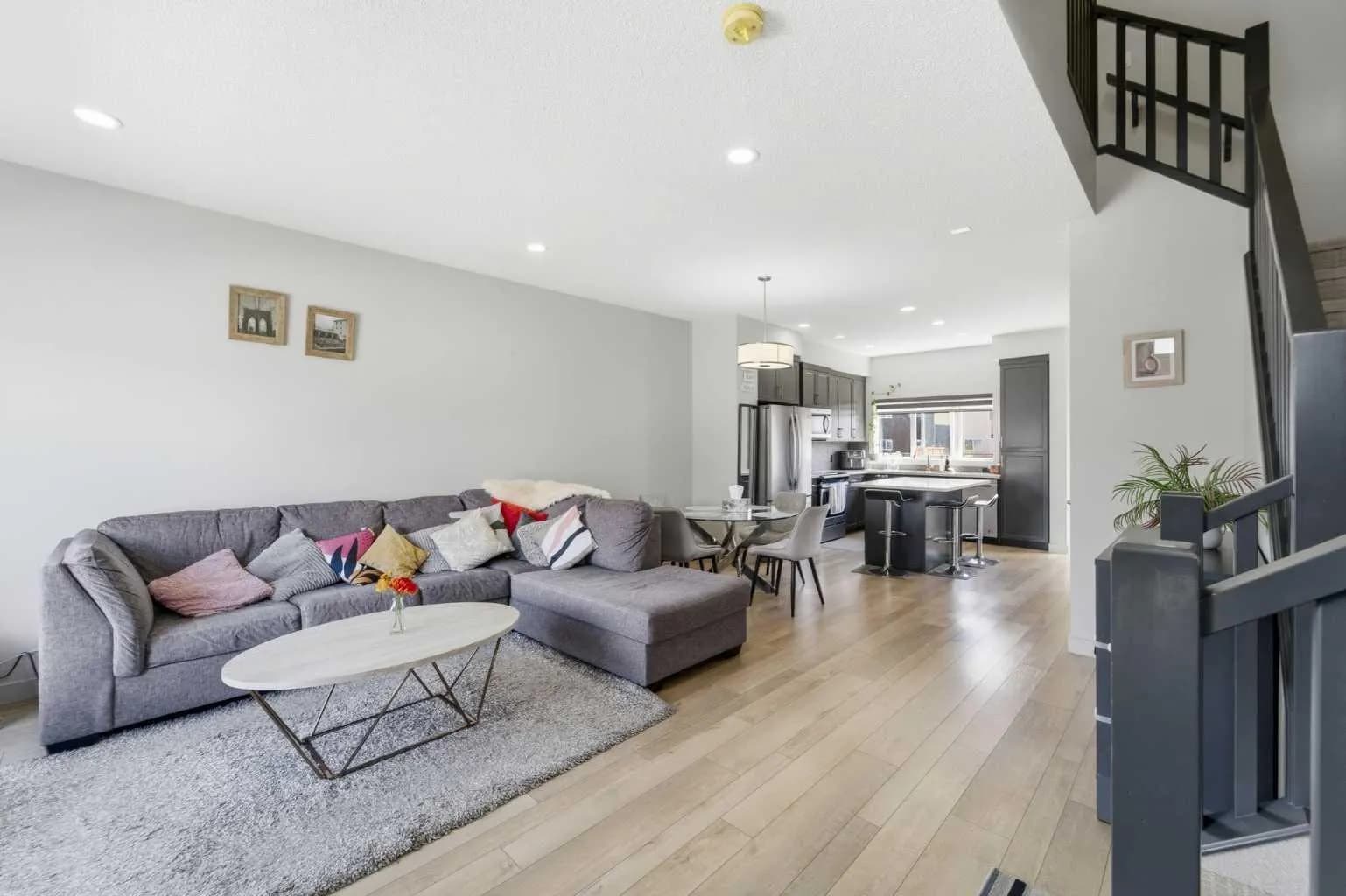 Semi Detached (Half Duplex)