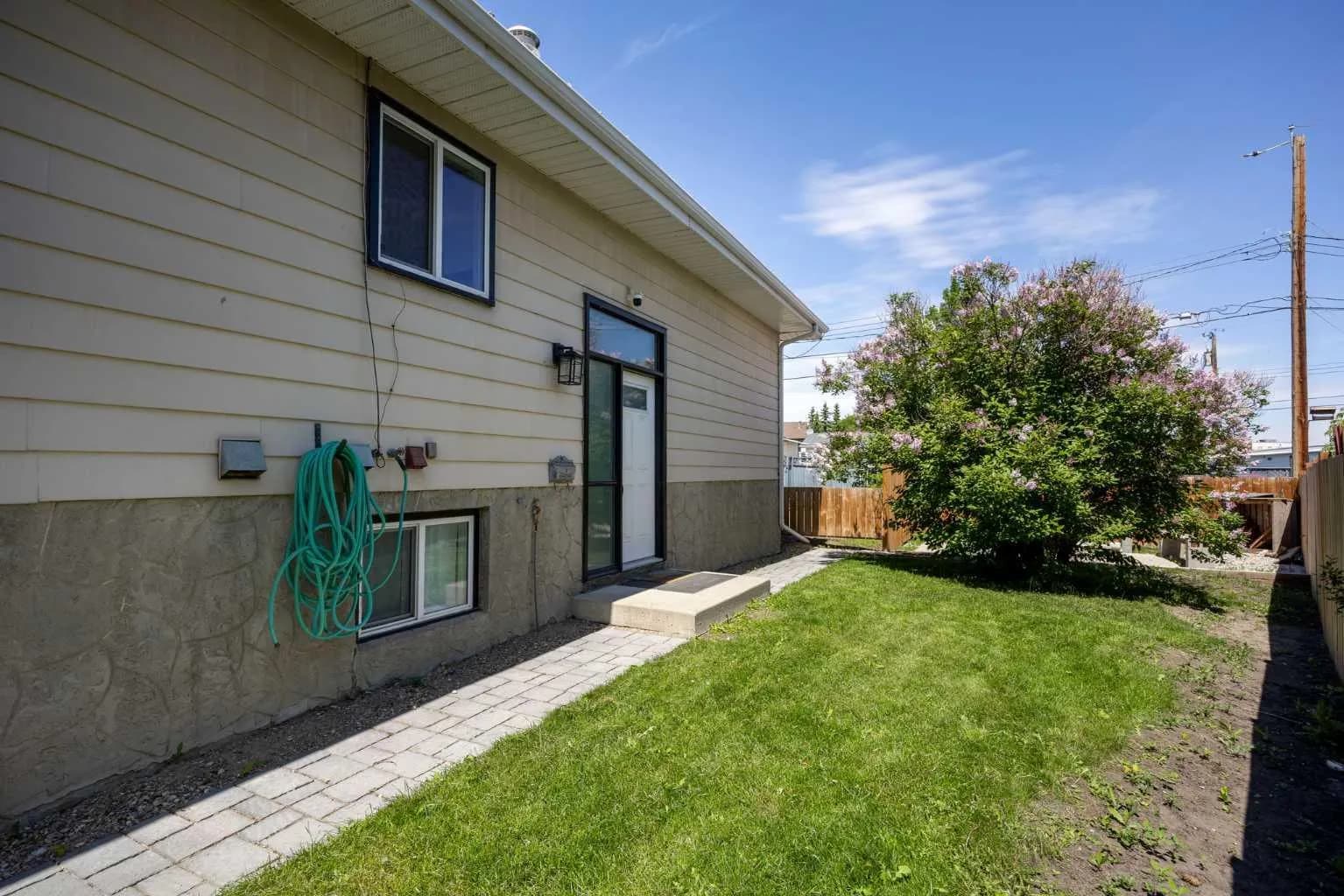 Semi Detached (Half Duplex)