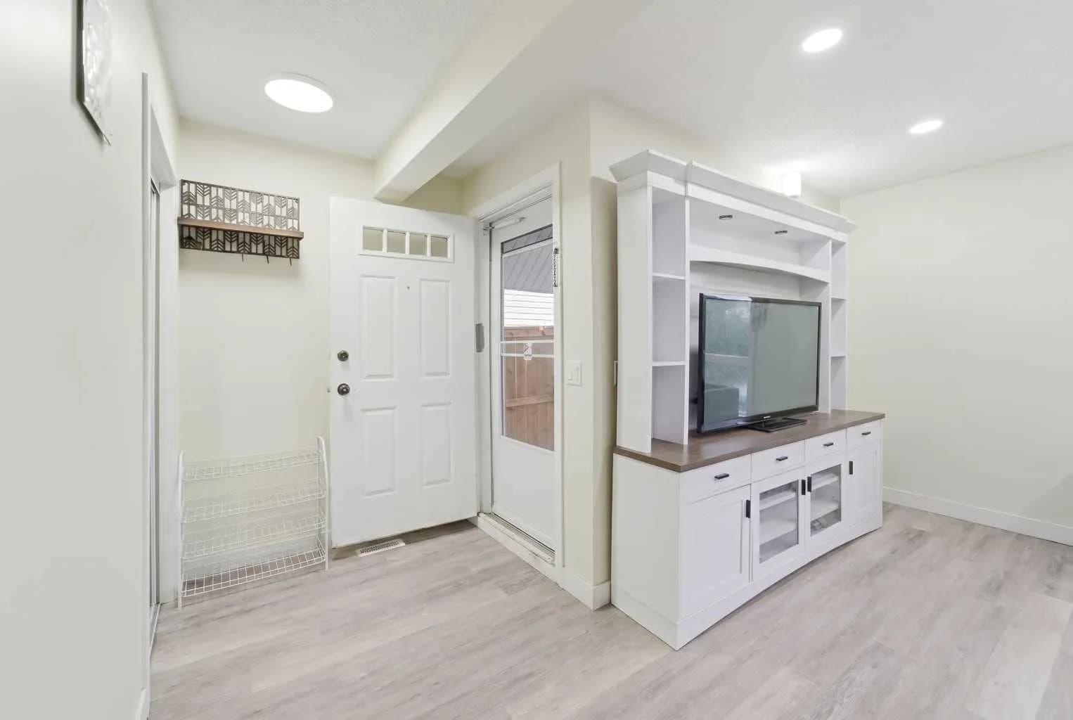 Semi Detached (Half Duplex)