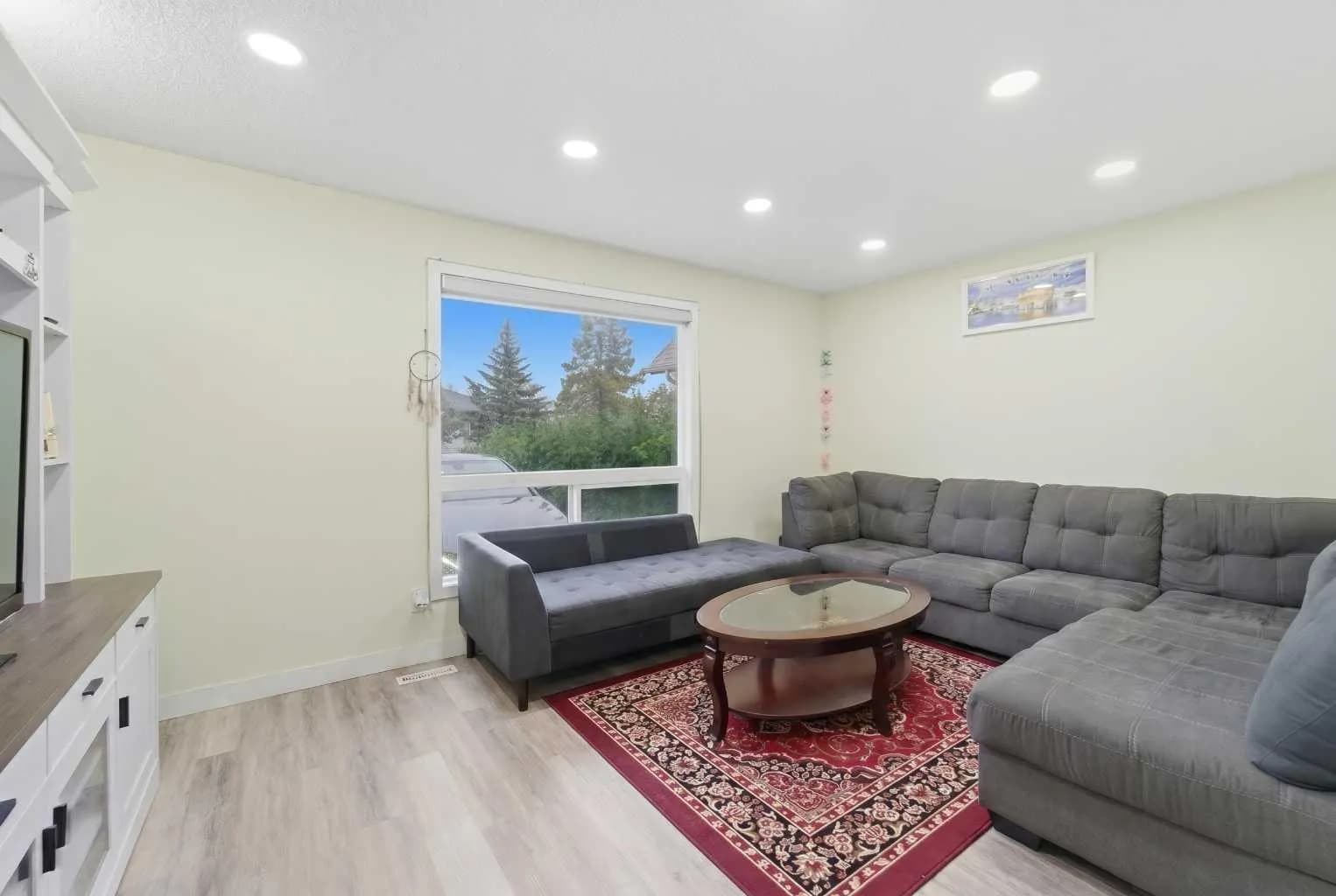Semi Detached (Half Duplex)