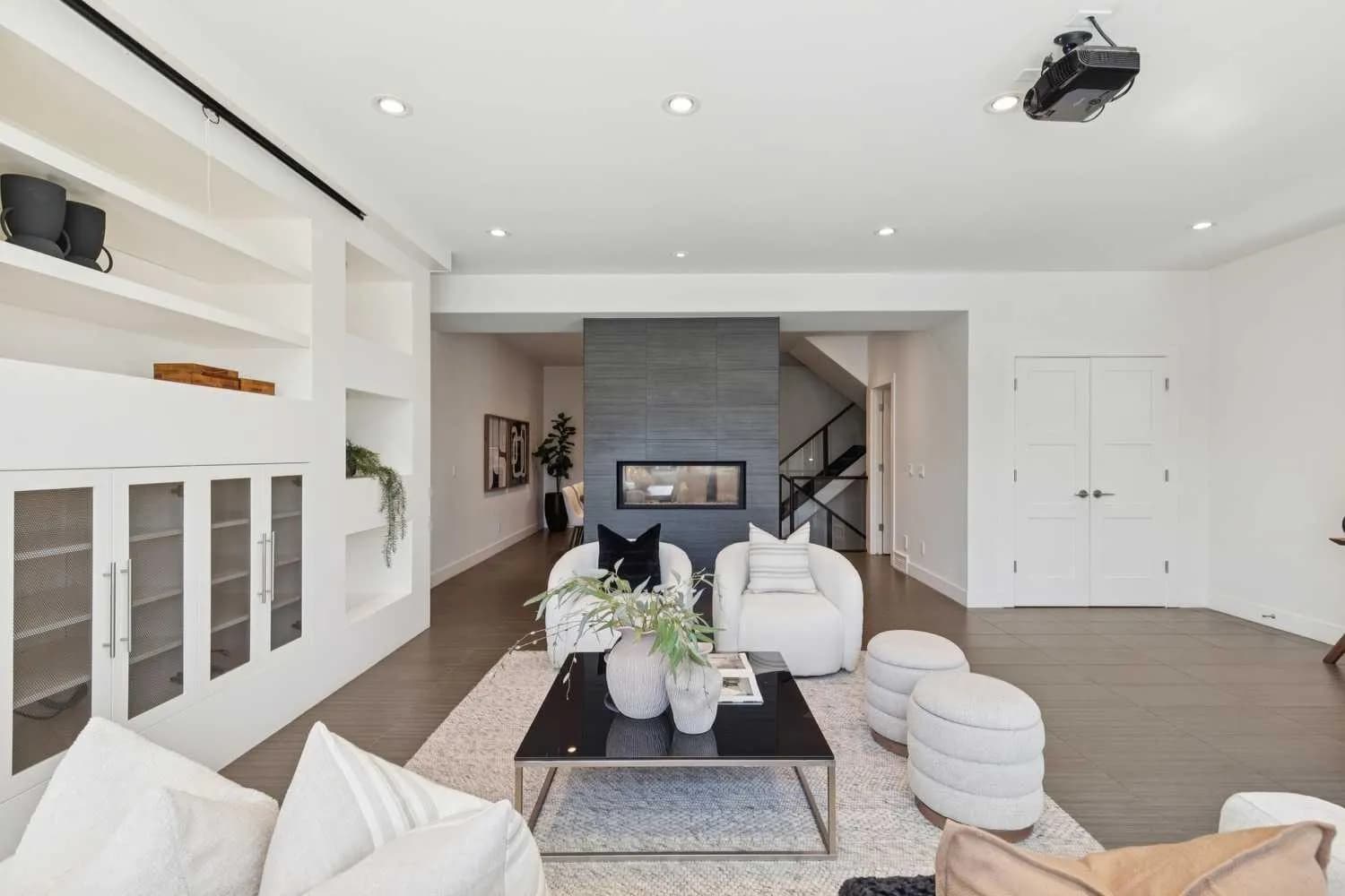 Semi Detached (Half Duplex)