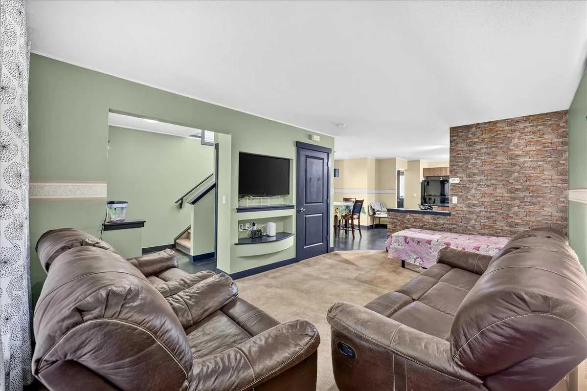 Semi Detached (Half Duplex)