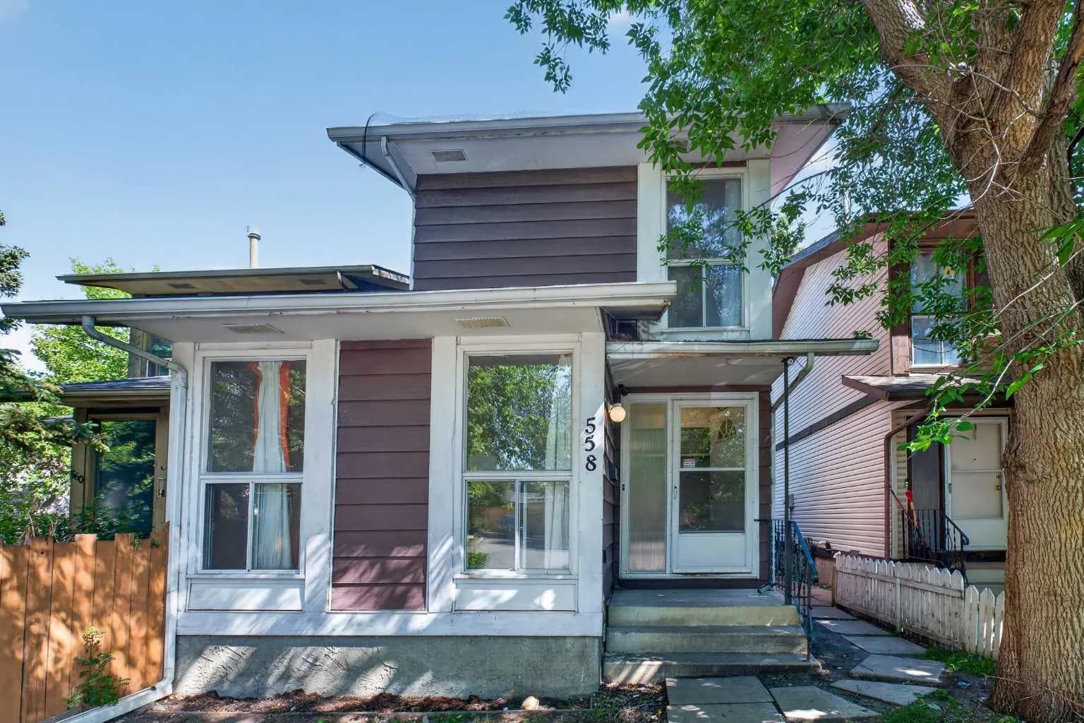 Semi Detached (Half Duplex)