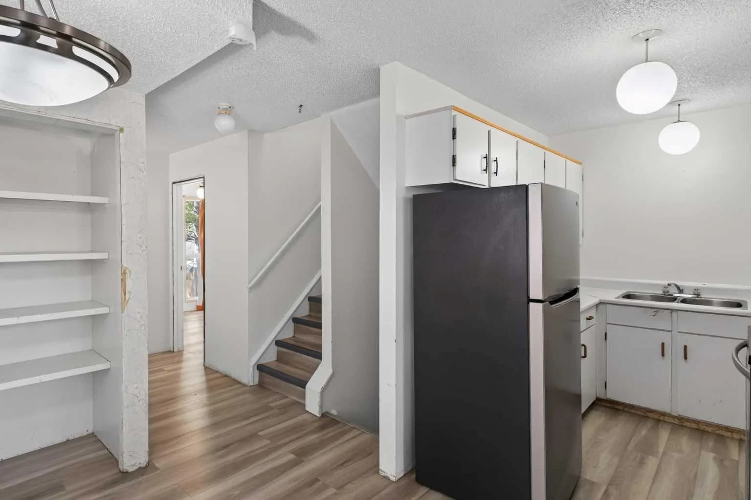 Semi Detached (Half Duplex)