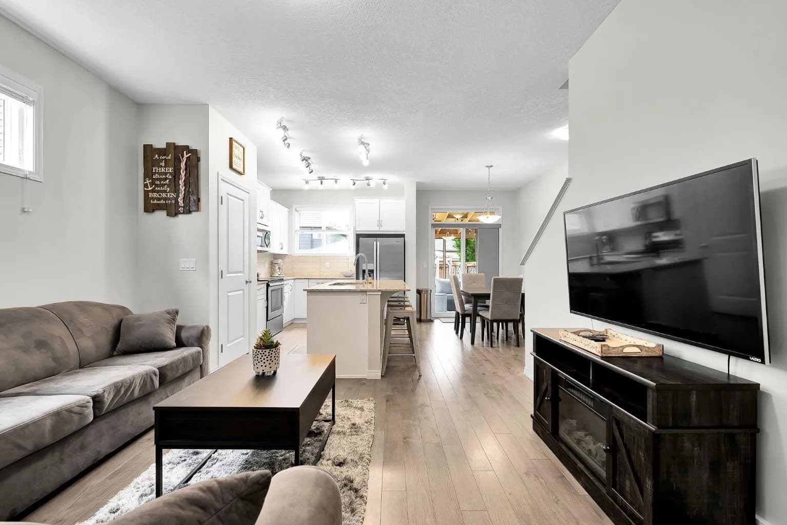 Semi Detached (Half Duplex)