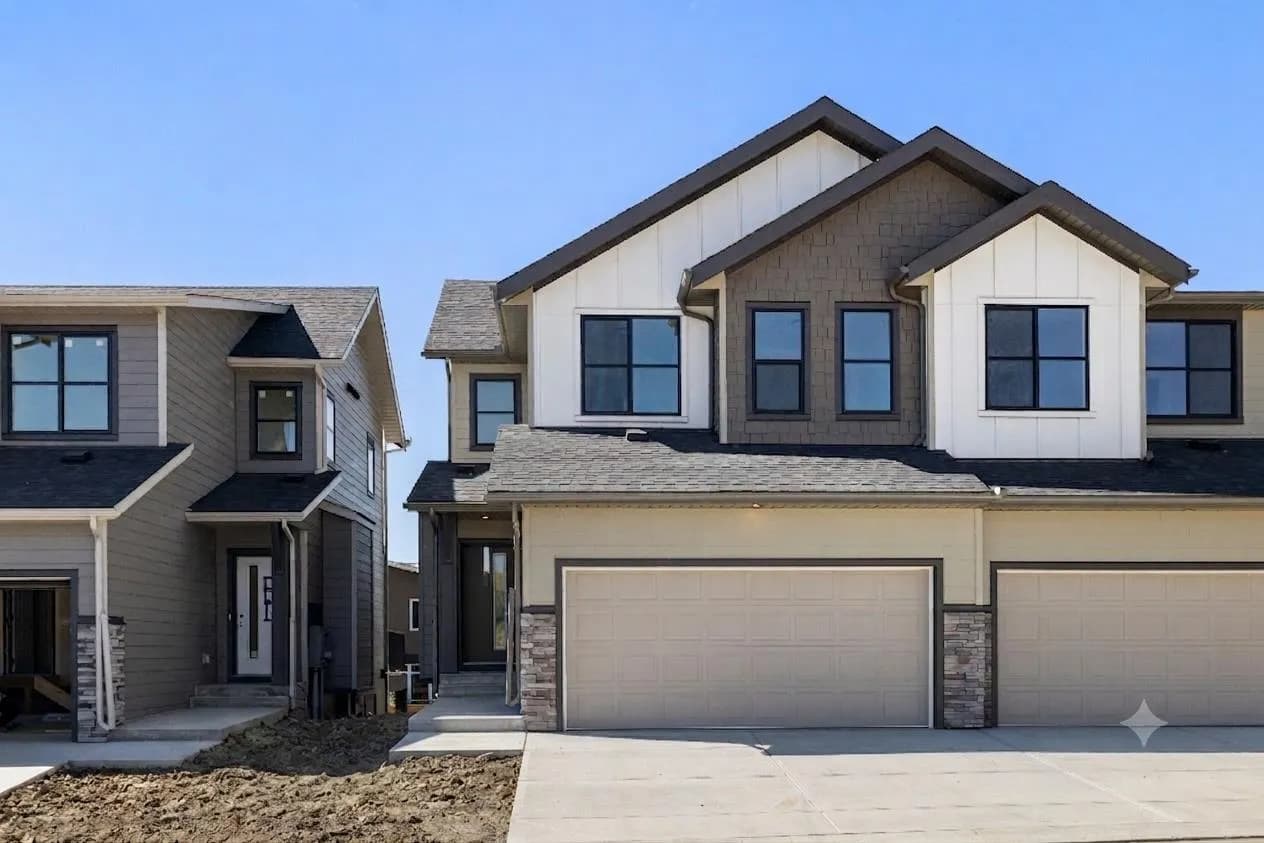 Semi Detached (Half Duplex)