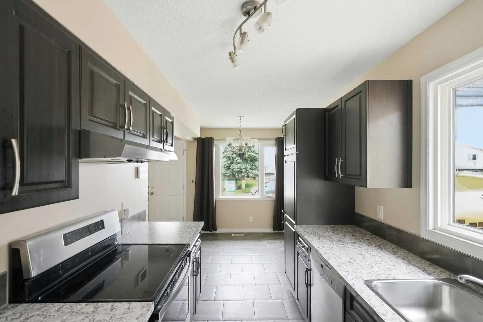 Semi Detached (Half Duplex)