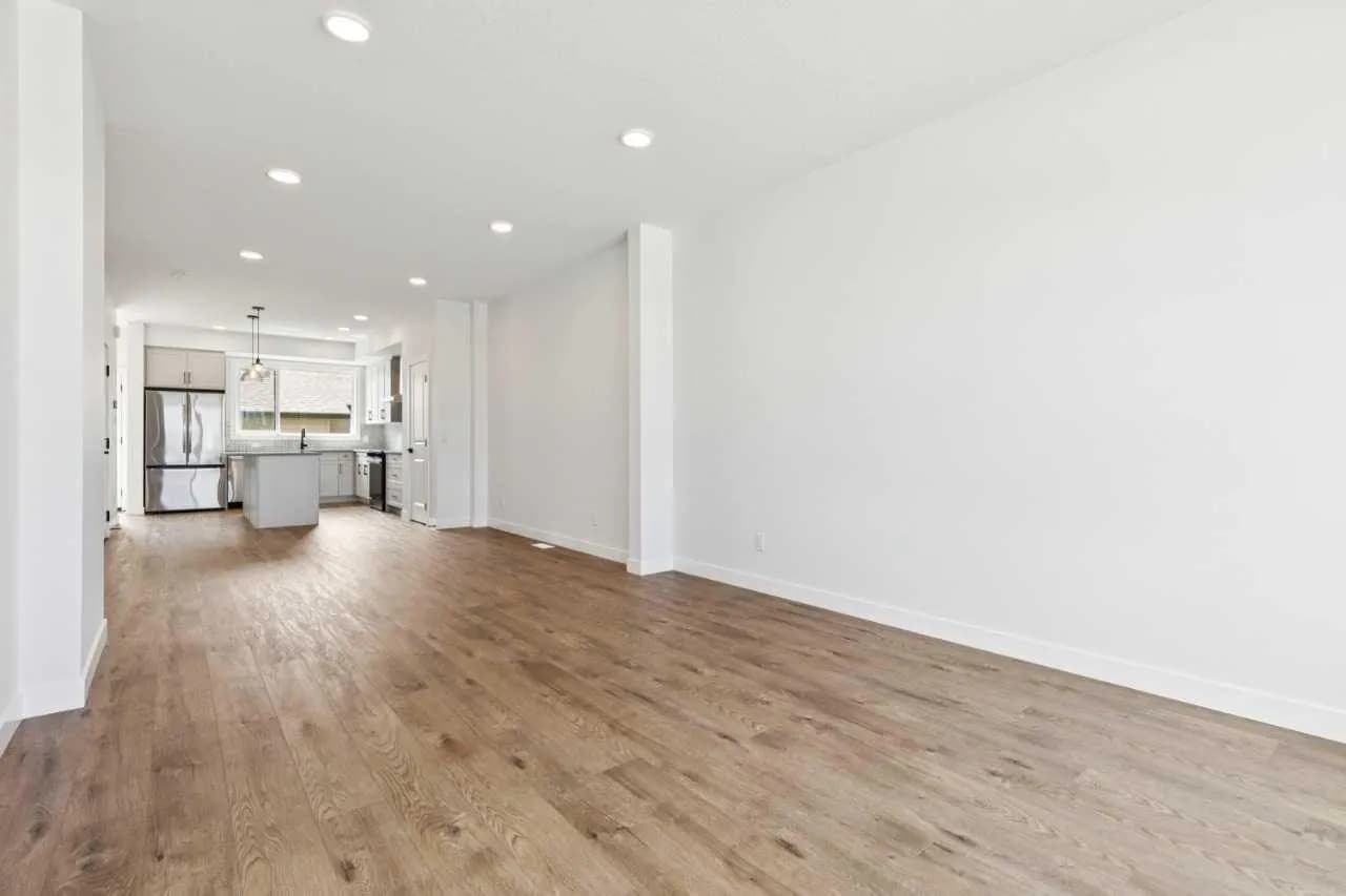 Semi Detached (Half Duplex)