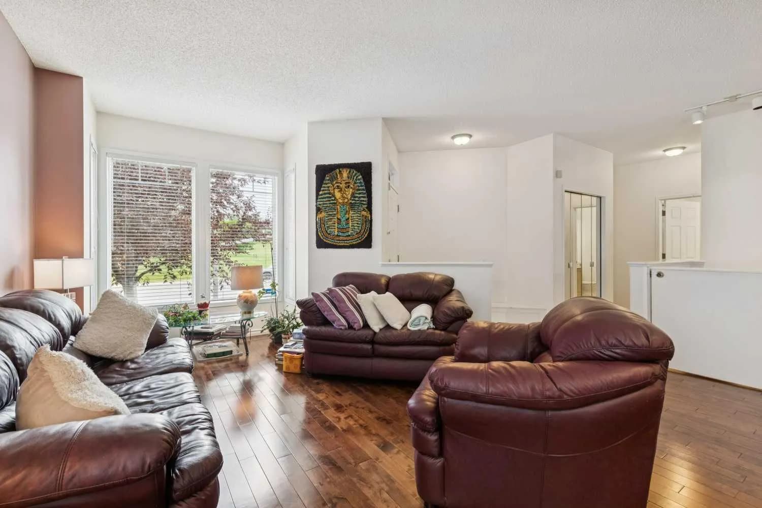 Semi Detached (Half Duplex)
