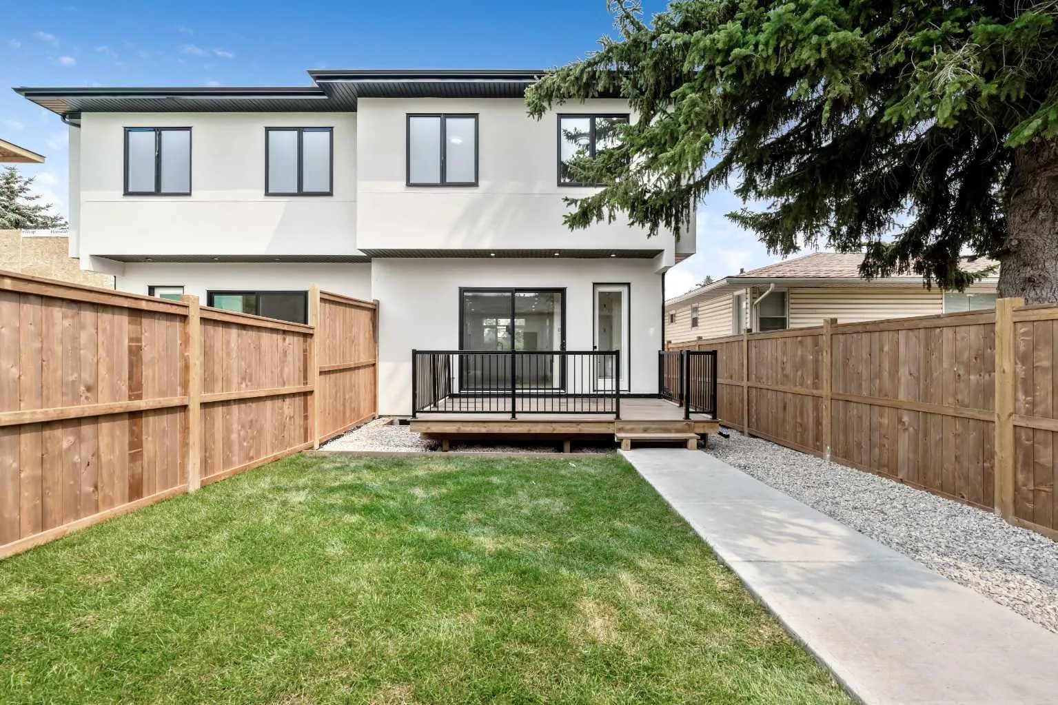 Semi Detached (Half Duplex)