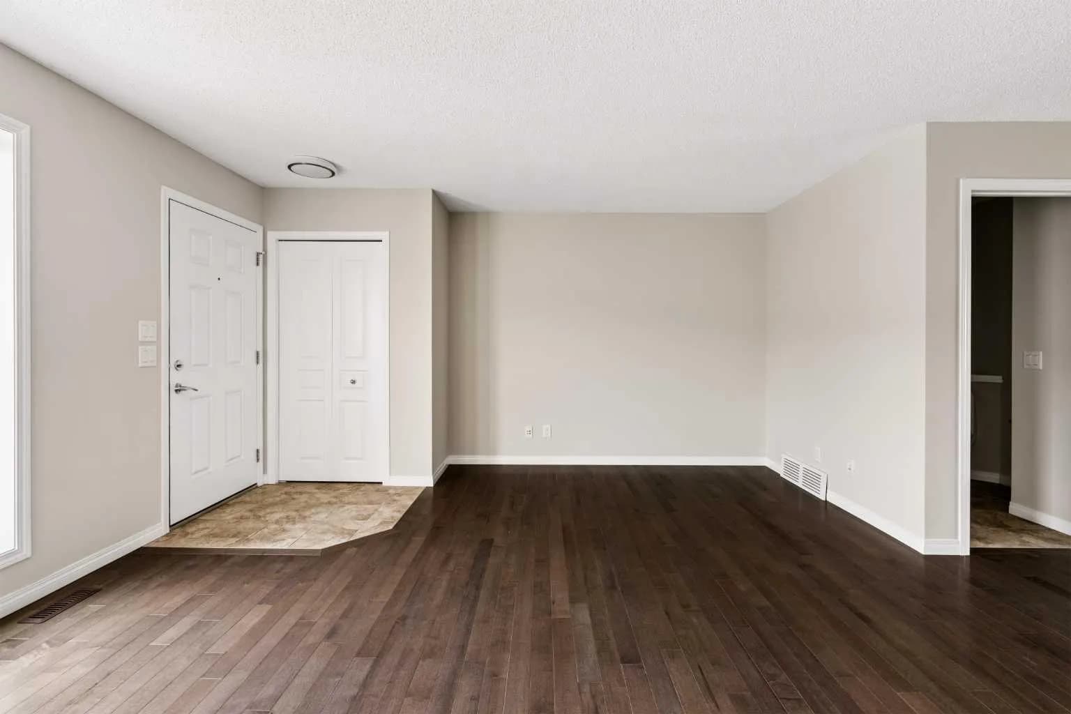Semi Detached (Half Duplex)
