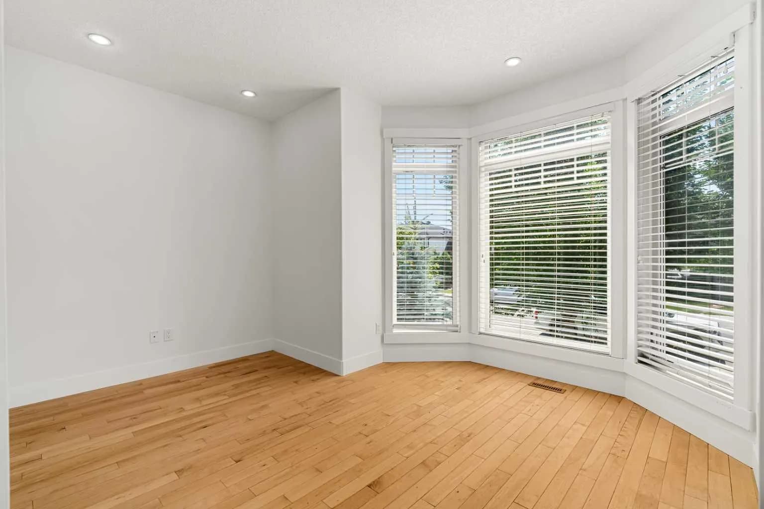 Semi Detached (Half Duplex)