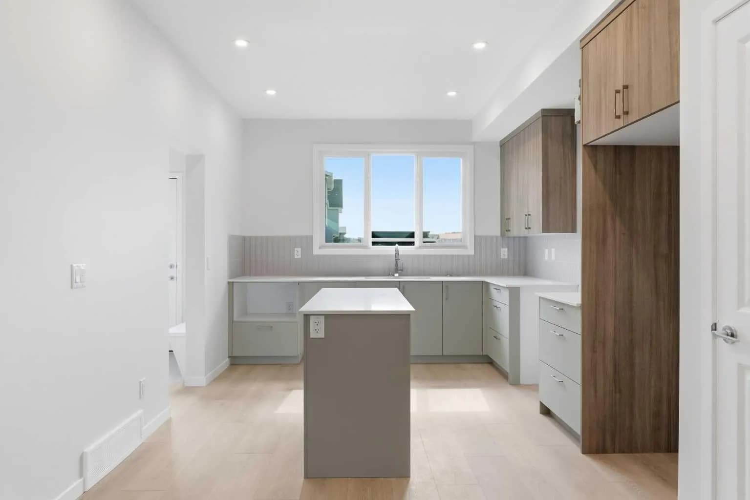 Semi Detached (Half Duplex)