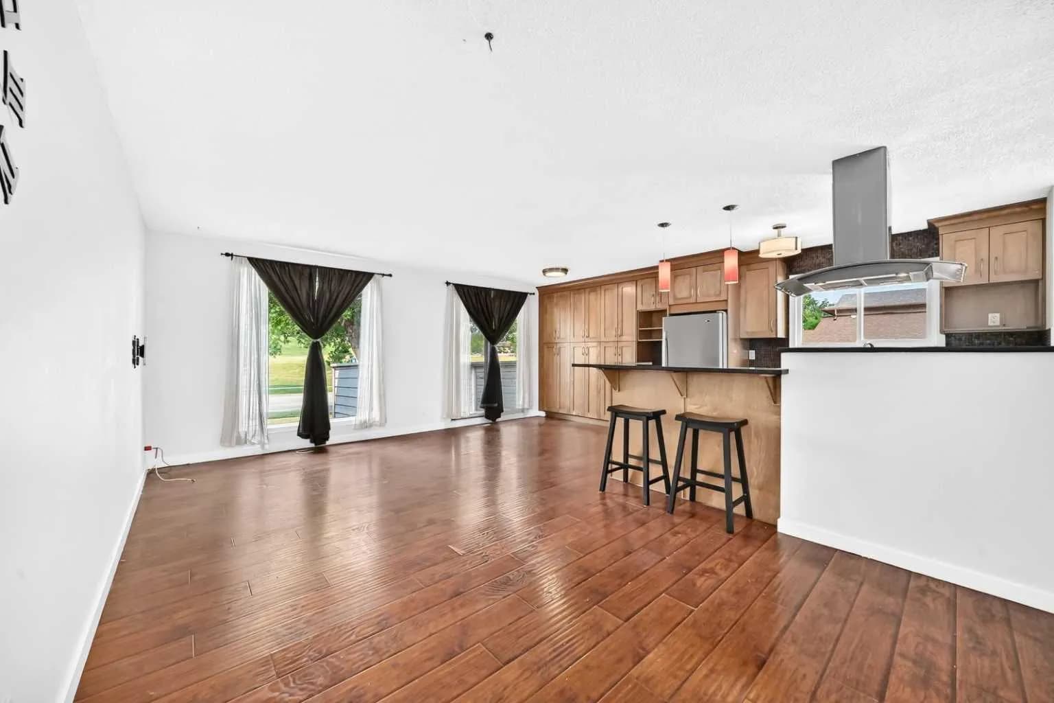Semi Detached (Half Duplex)