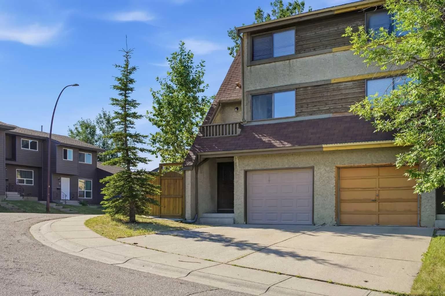 Semi Detached (Half Duplex)