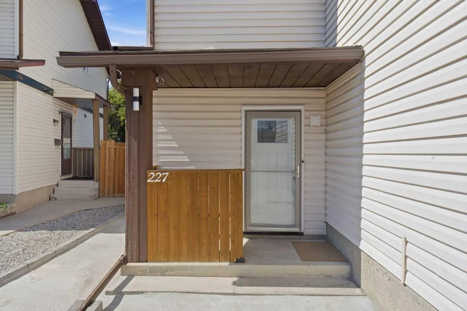 Semi Detached (Half Duplex)